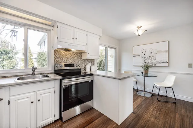 Kitchen and breakfast nook