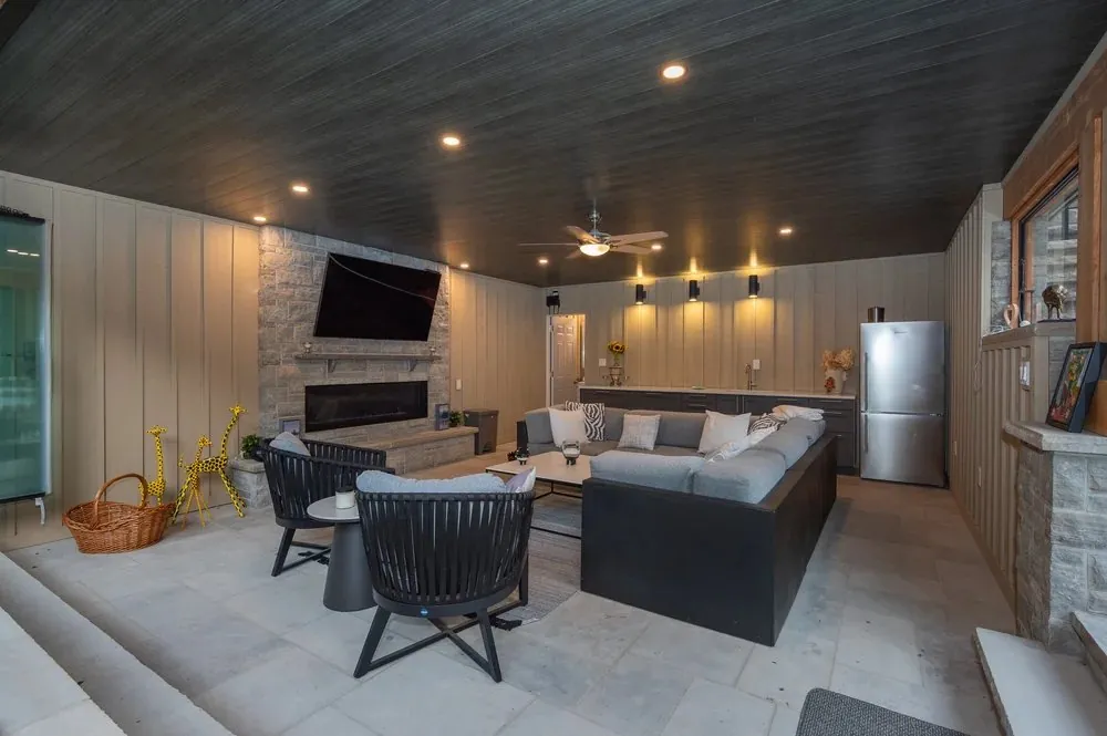 Covered pavilion lounge